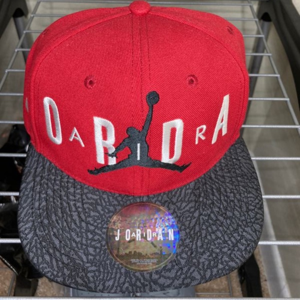 Jordan caps